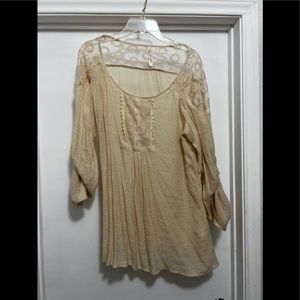 FREE FLOWING BLOUSY TOP